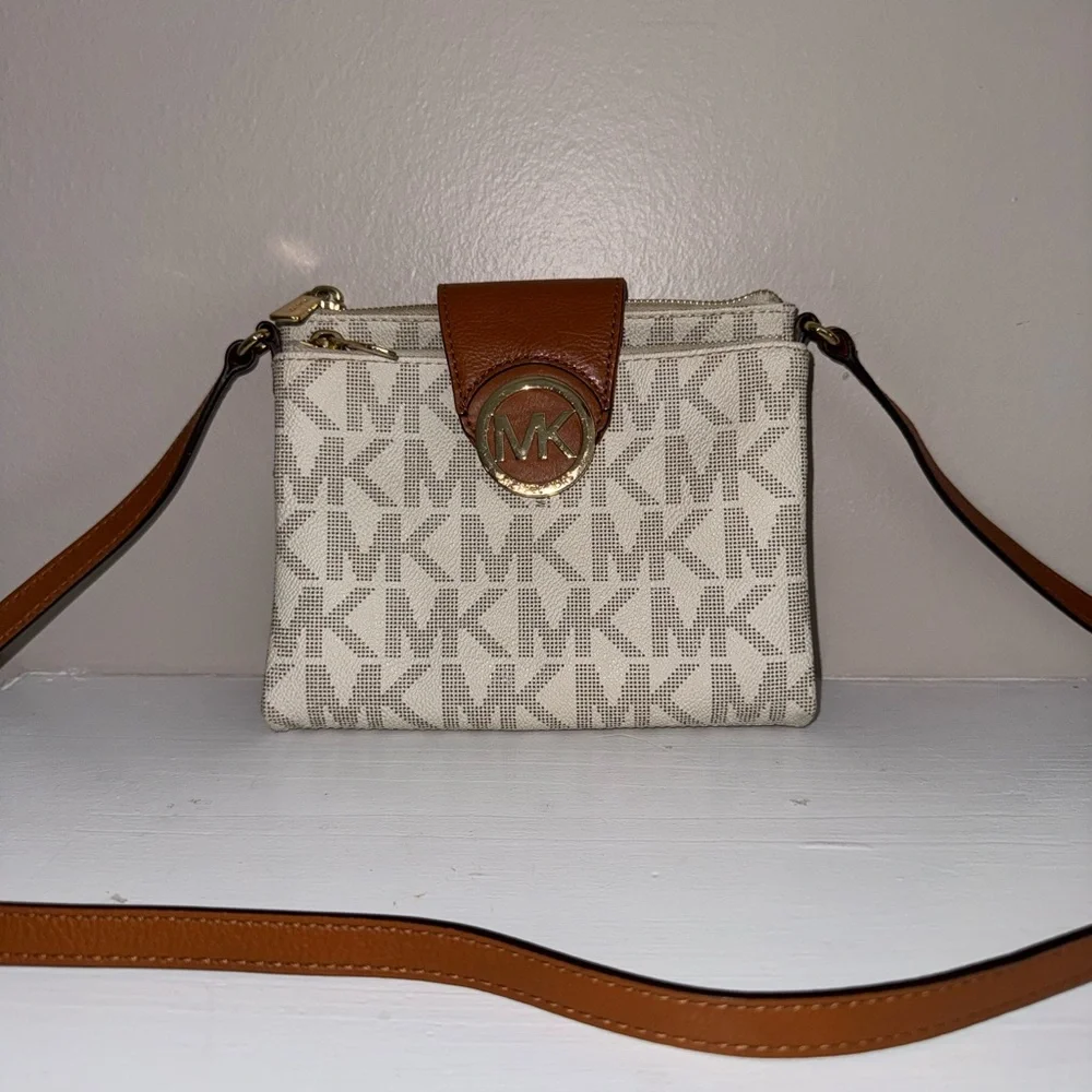 Michael Kors vanilla/brown leather Signature Fulton Monogram crossbody bag